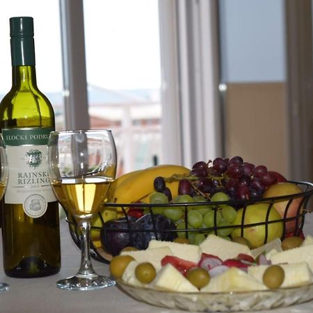 Apartments Marta Kaštel Novi Kültér fotó