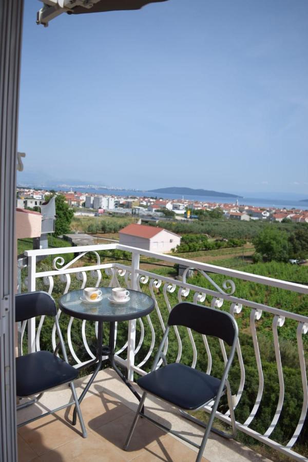 Apartments Marta Kaštel Novi Kültér fotó