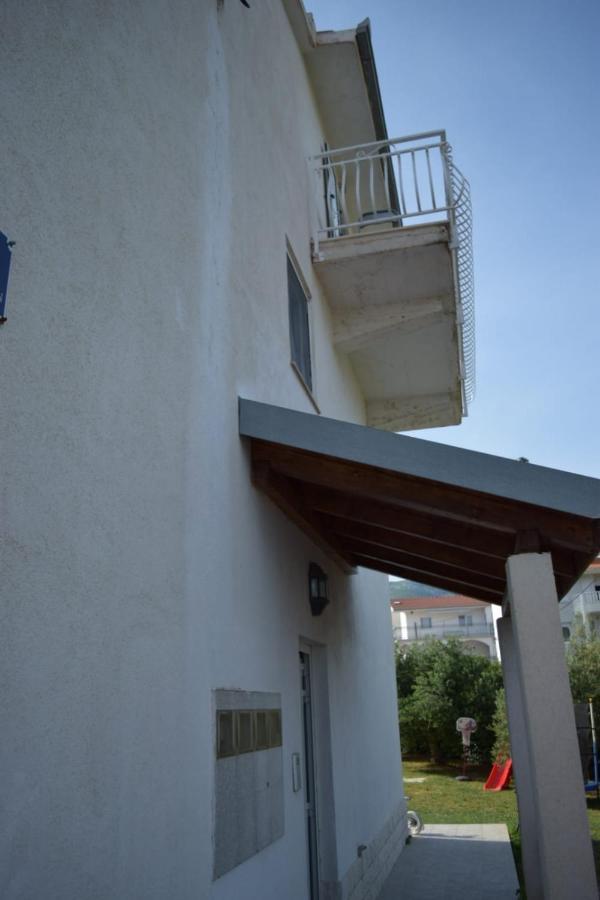 Apartments Marta Kaštel Novi Kültér fotó