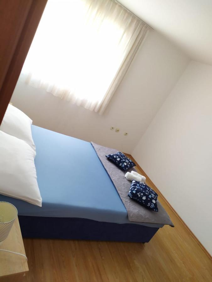 Apartments Marta Kaštel Novi Kültér fotó