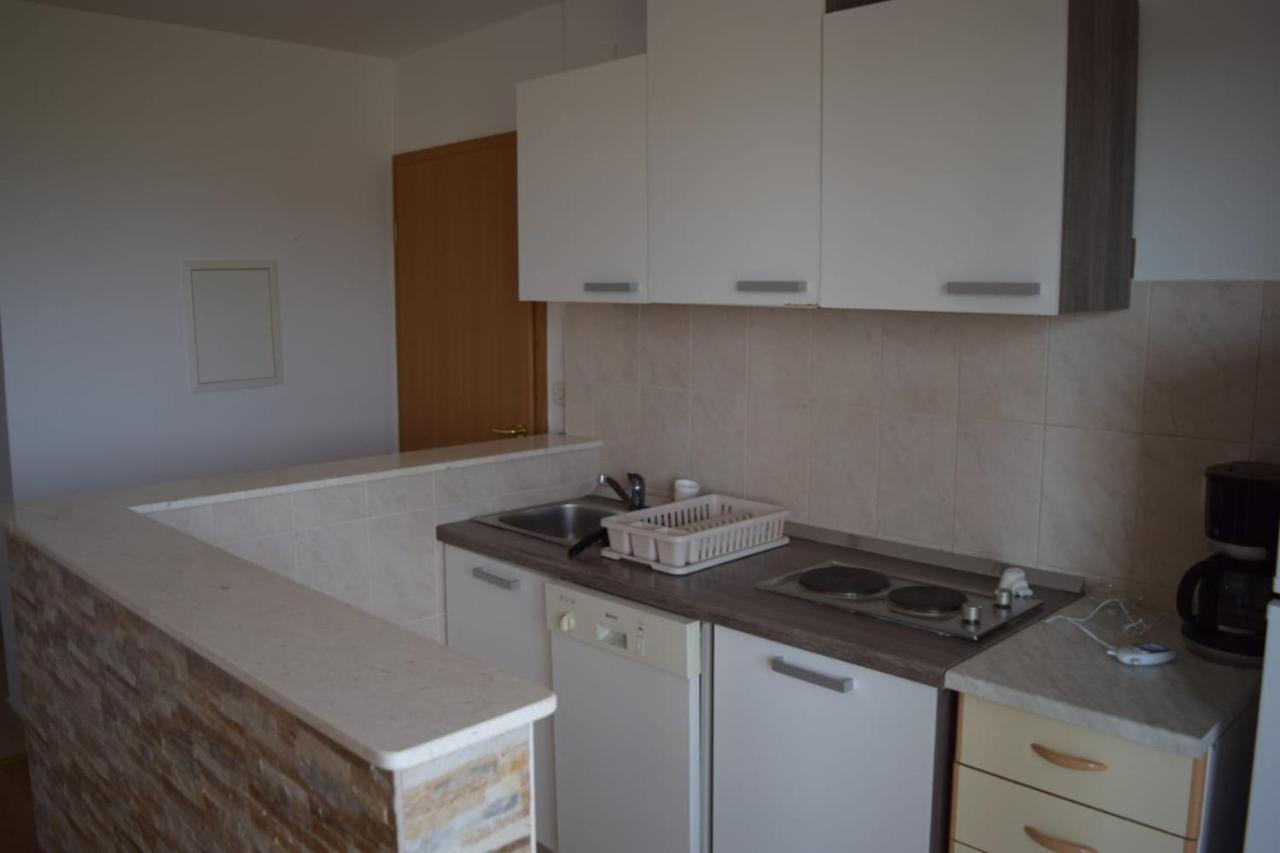 Apartments Marta Kaštel Novi Kültér fotó