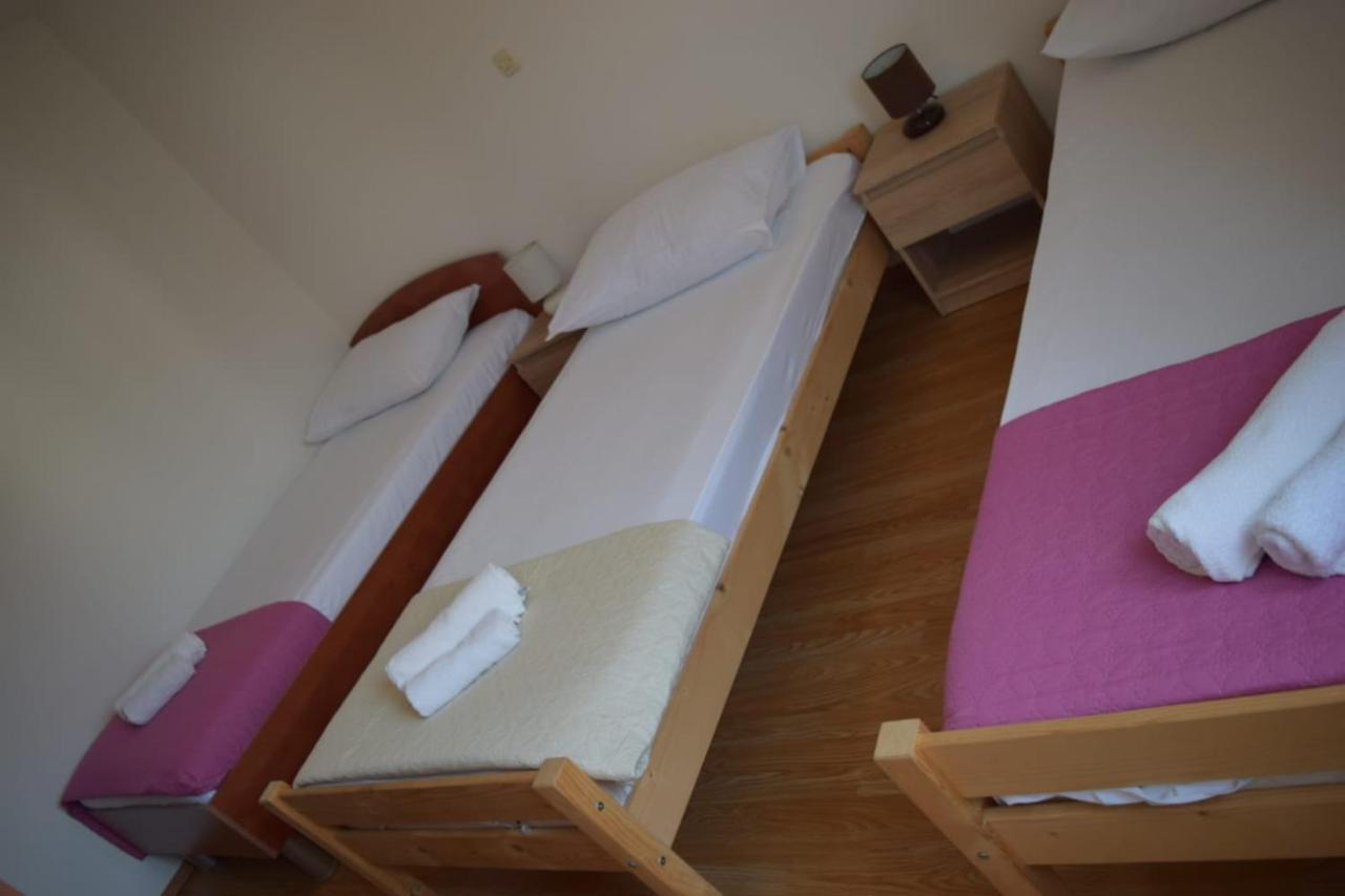 Apartments Marta Kaštel Novi Kültér fotó