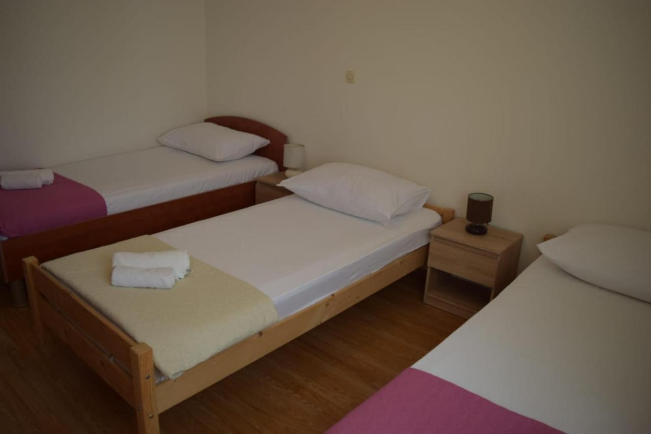 Apartments Marta Kaštel Novi Kültér fotó