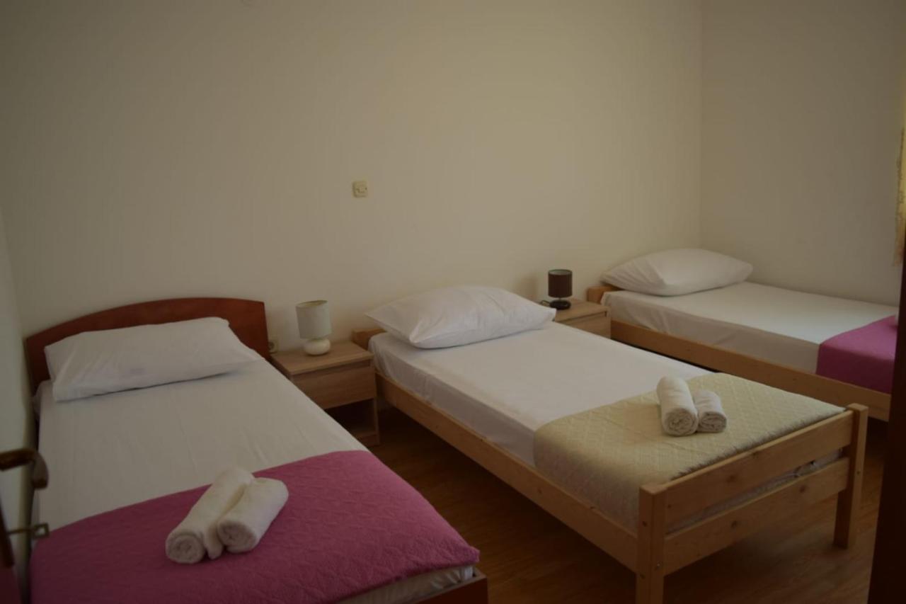 Apartments Marta Kaštel Novi Kültér fotó