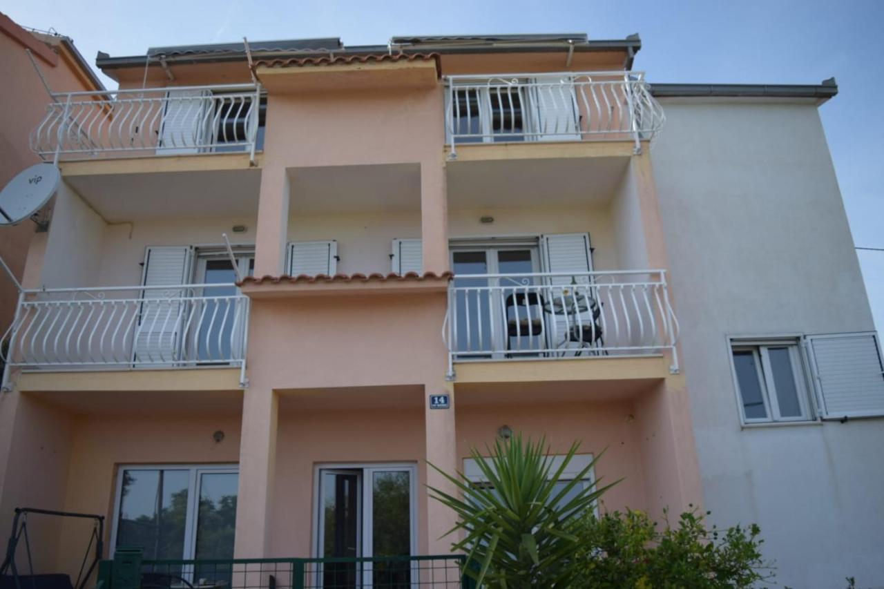 Apartments Marta Kaštel Novi Kültér fotó