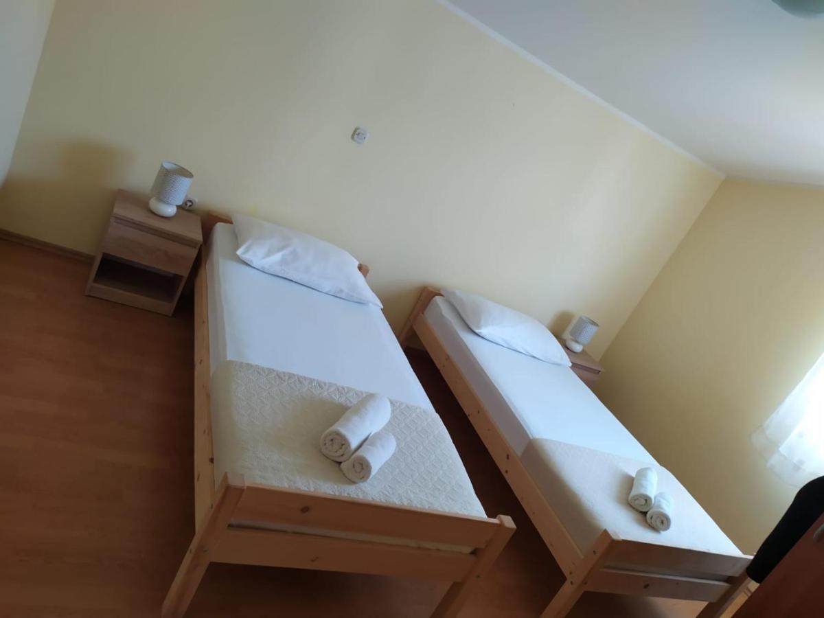 Apartments Marta Kaštel Novi Kültér fotó