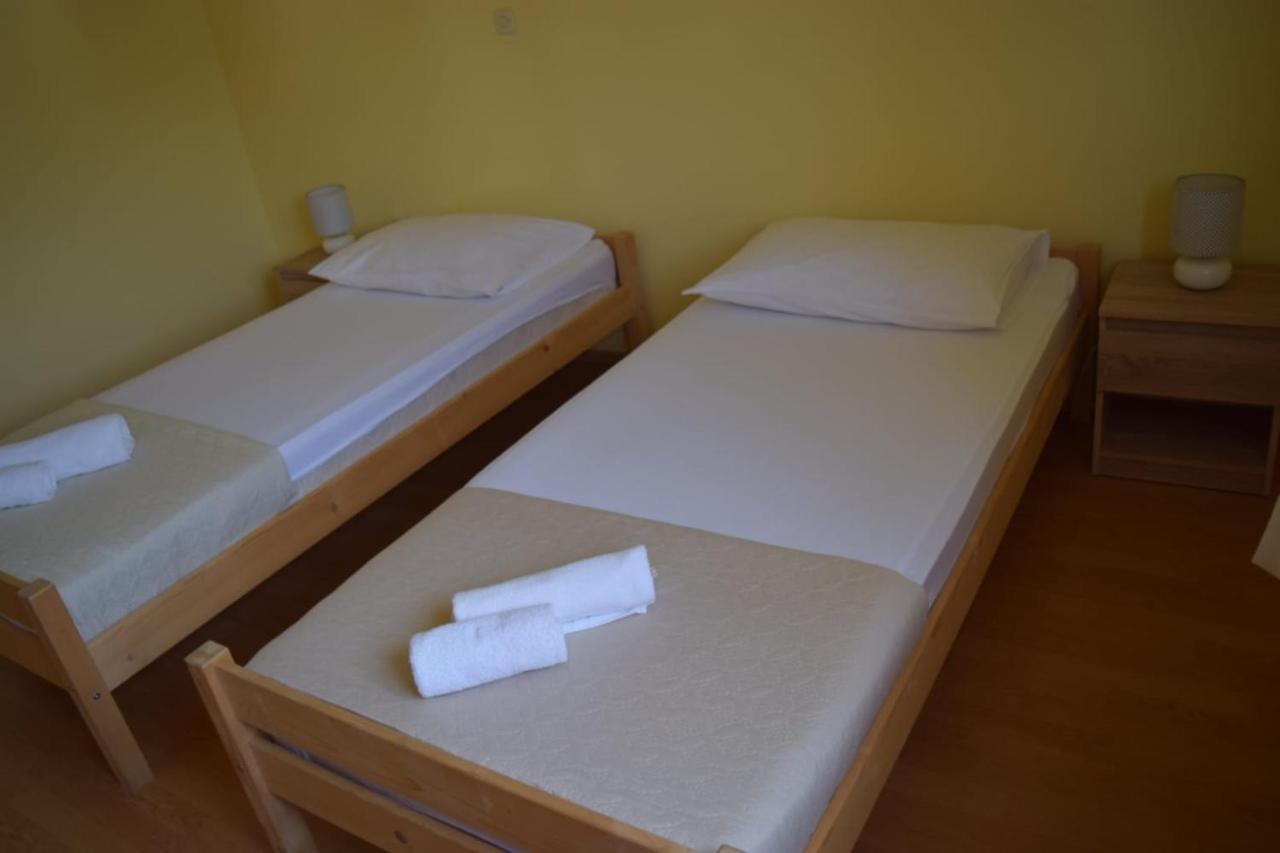 Apartments Marta Kaštel Novi Kültér fotó