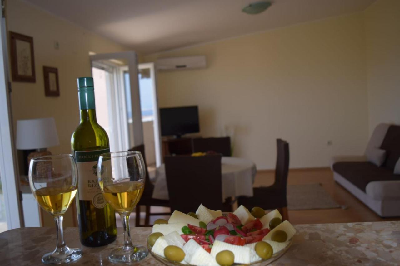 Apartments Marta Kaštel Novi Kültér fotó