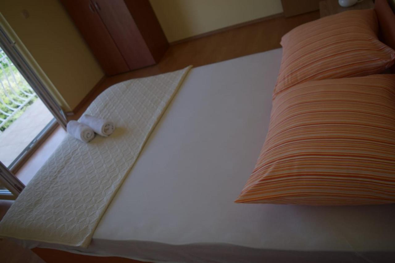 Apartments Marta Kaštel Novi Kültér fotó